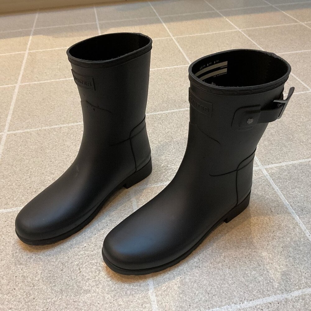 Black Hunter Short Size 6 Rain Boots